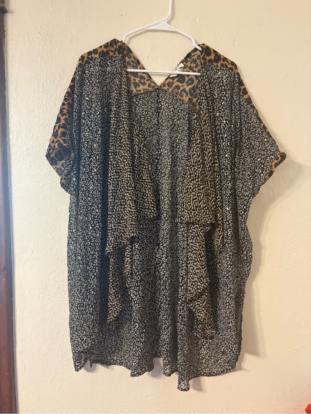 Umgee Leopard Print Flutter Sleeve Women's Top - Black & Brown Size: M/L